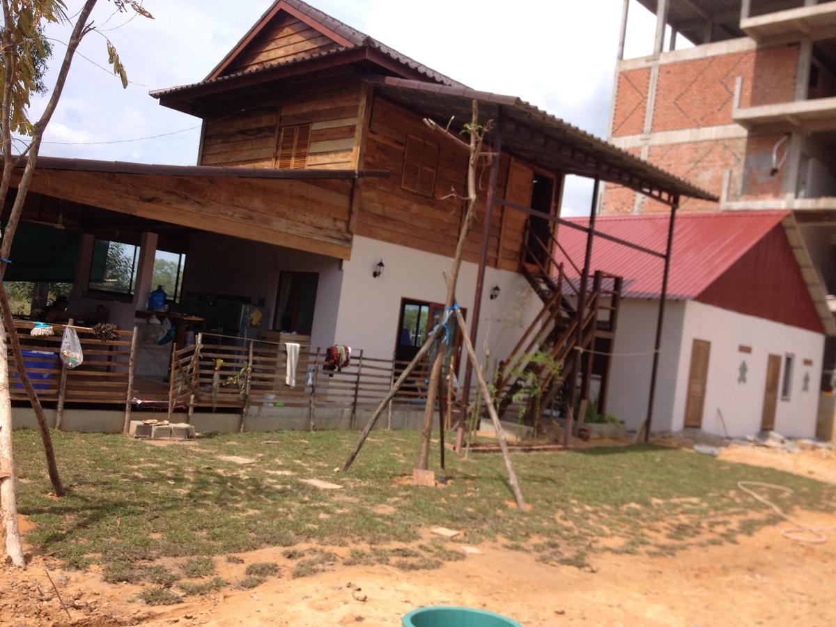 Om Home سيهانوكفيل المظهر الخارجي الصورة